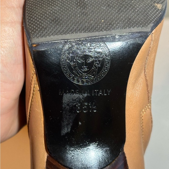 90’s Versace Leather Boots with gold heel - Picture 4 of 7